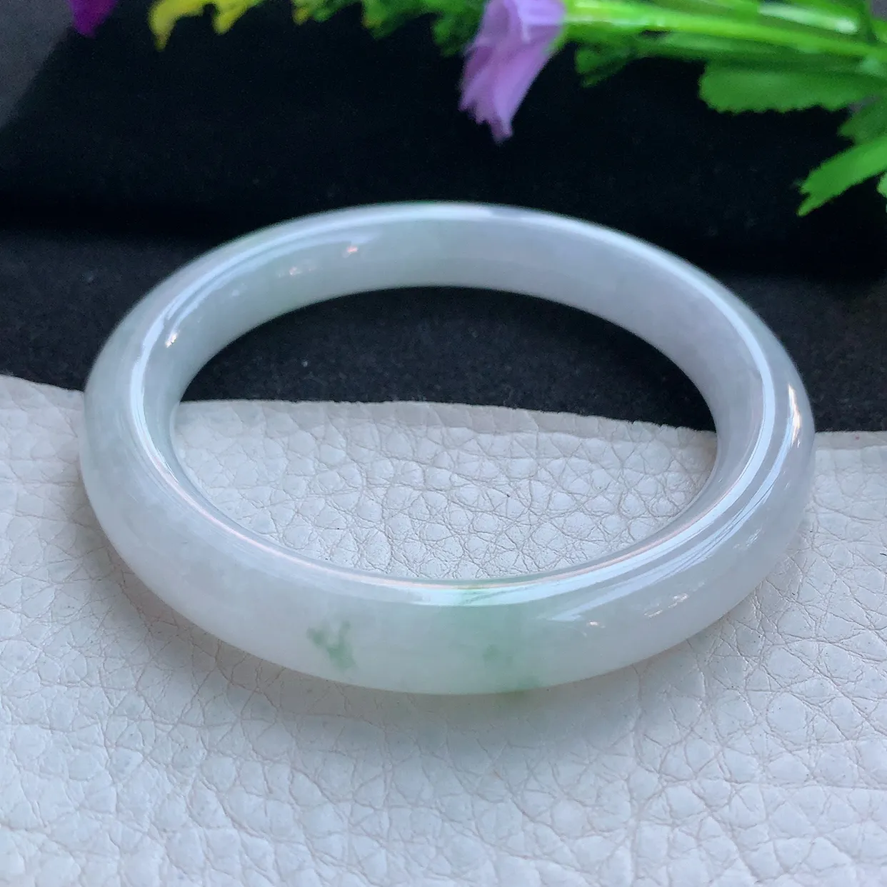 n实拍53.5*9.5*8.8美人镯 天然缅甸翡翠玉手镯飘清爽圆条叮当镯