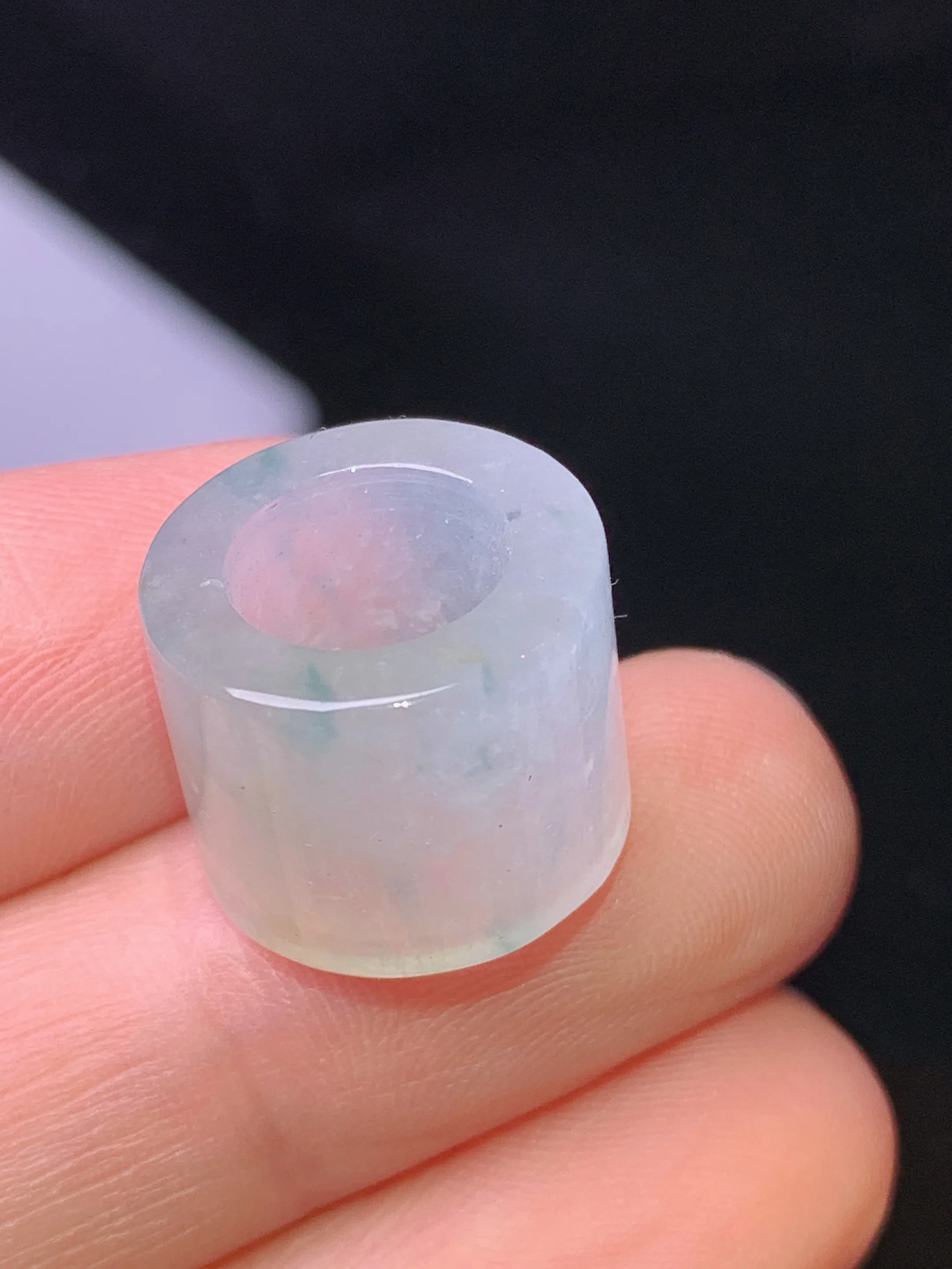 冰种路路通吊坠 玉质细腻 色泽艳丽清新 整体尺寸15*12