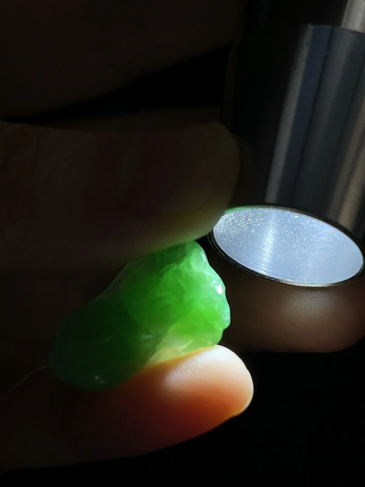 翡翠糯化种绿色吊坠