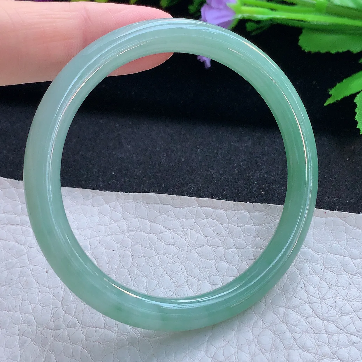 n实拍54*7*7.2美人镯 天然缅甸翡翠玉手镯晴绿秀气圆条叮当镯