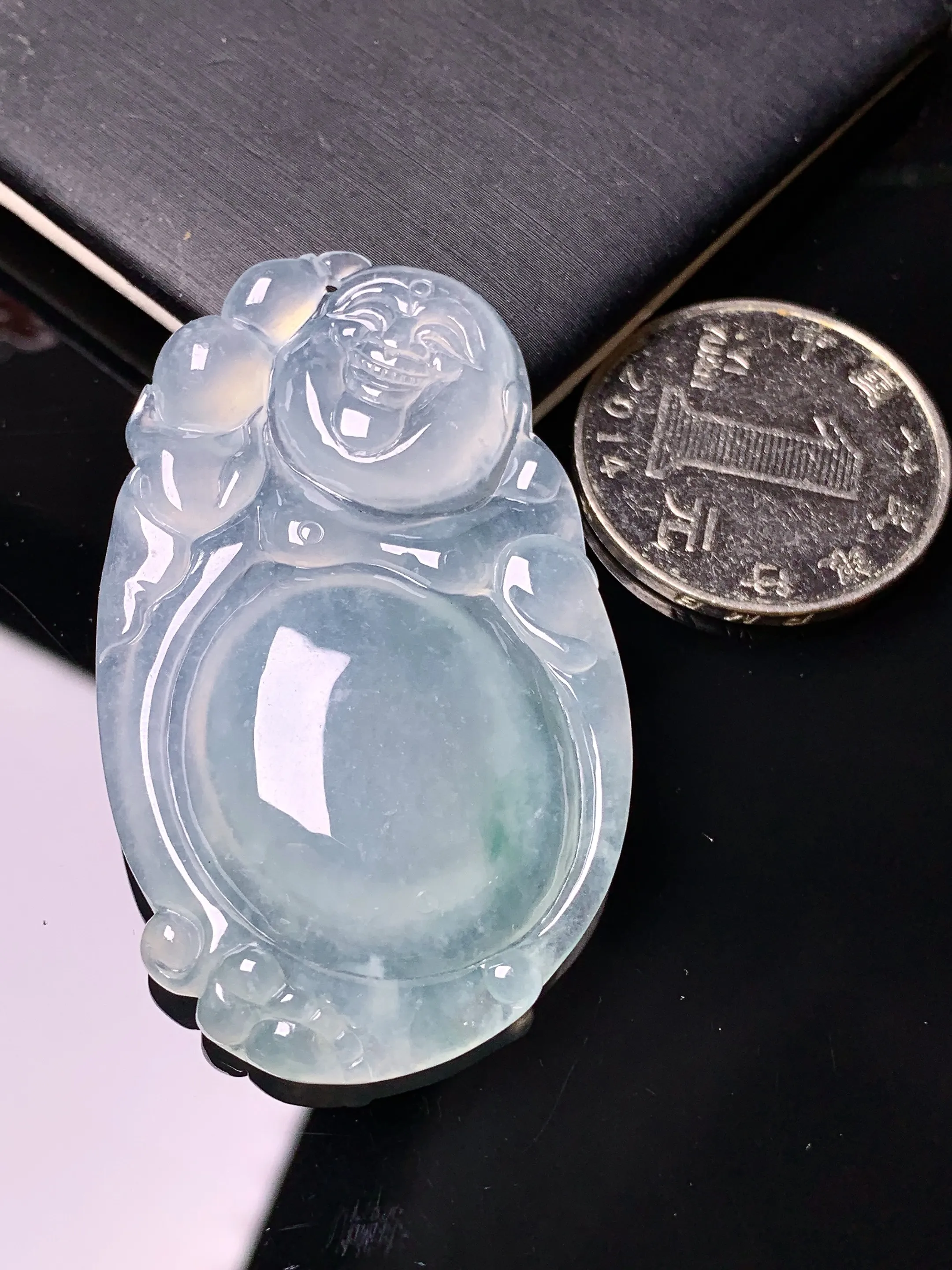 冰种逍遥佛公吊坠 玉质细腻 色泽艳丽清新 整体尺寸50.8*30.8*6.5