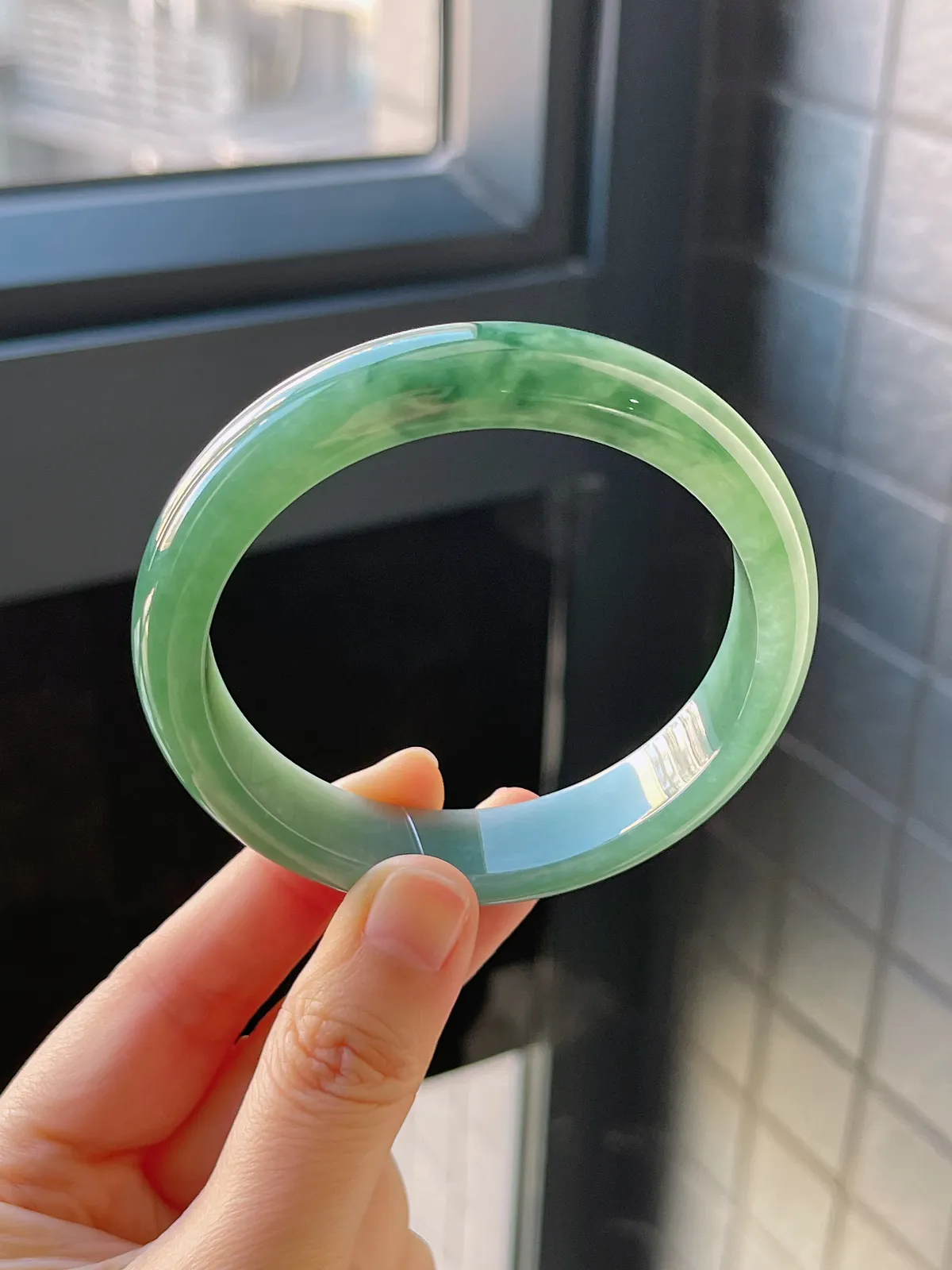 正圈58.4圈口，翡翠糯化种绿色手镯