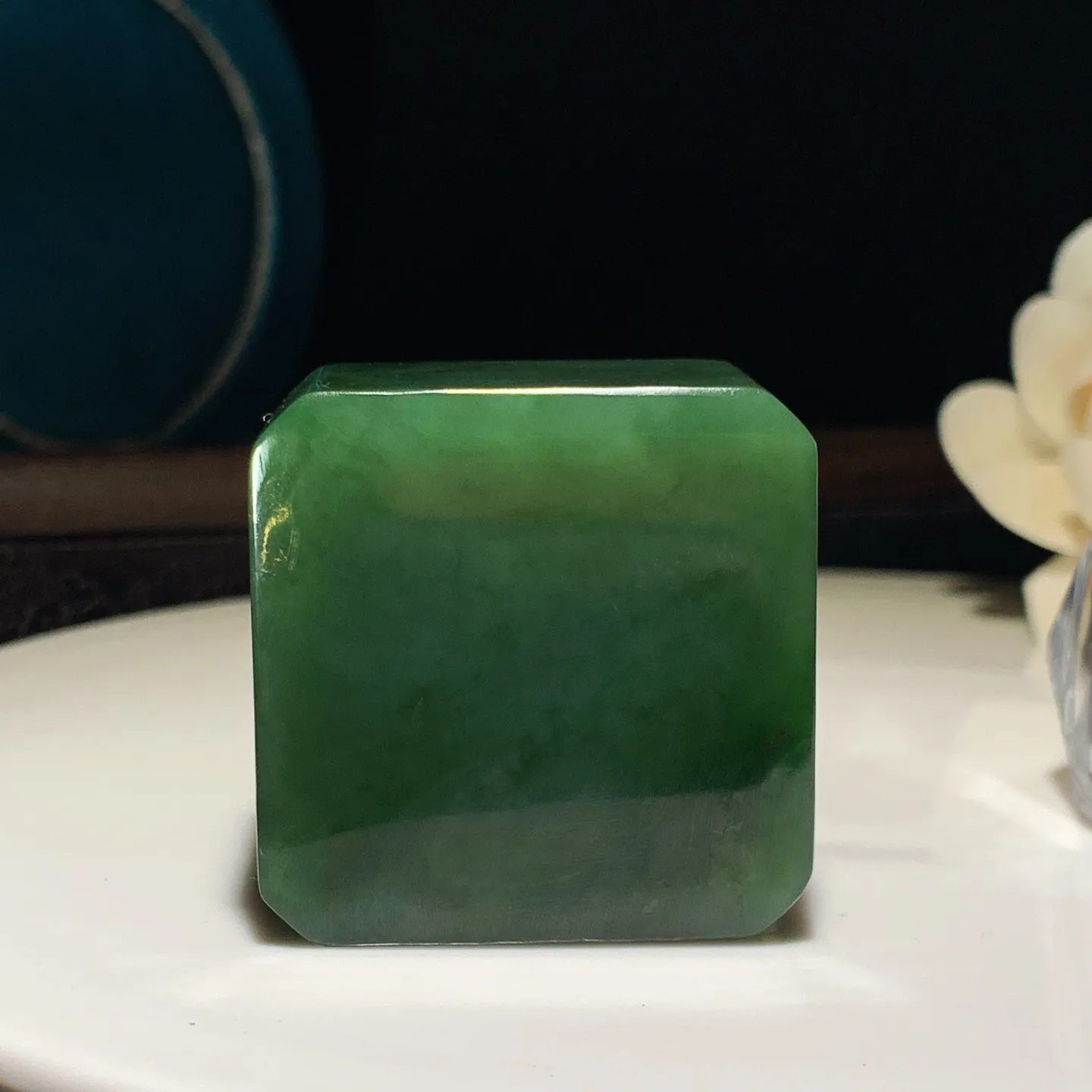 和田玉菠菜绿俄罗斯碧玉招财进宝貔貅印章 尺寸40/51重175克 无裂无杂 玉质细腻油润 底色纯净 脂粉好，品质好。lt250106