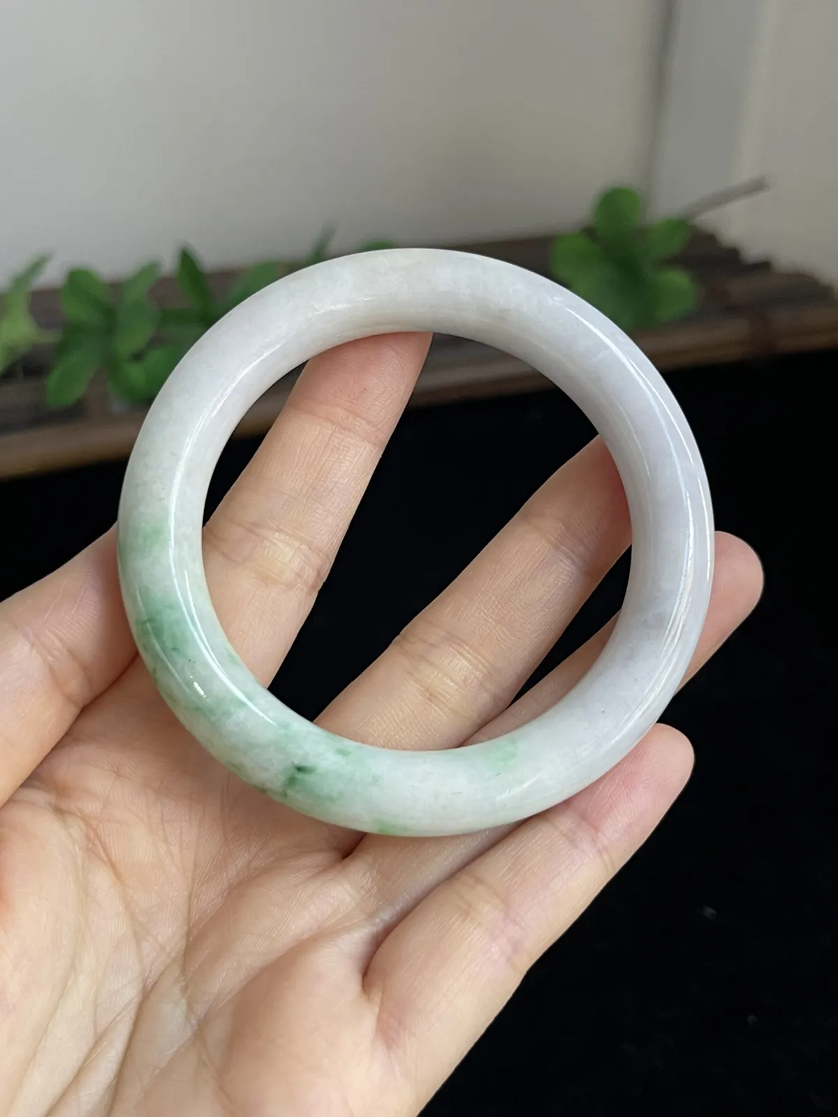 圆镯52.2圈口，翡翠手镯