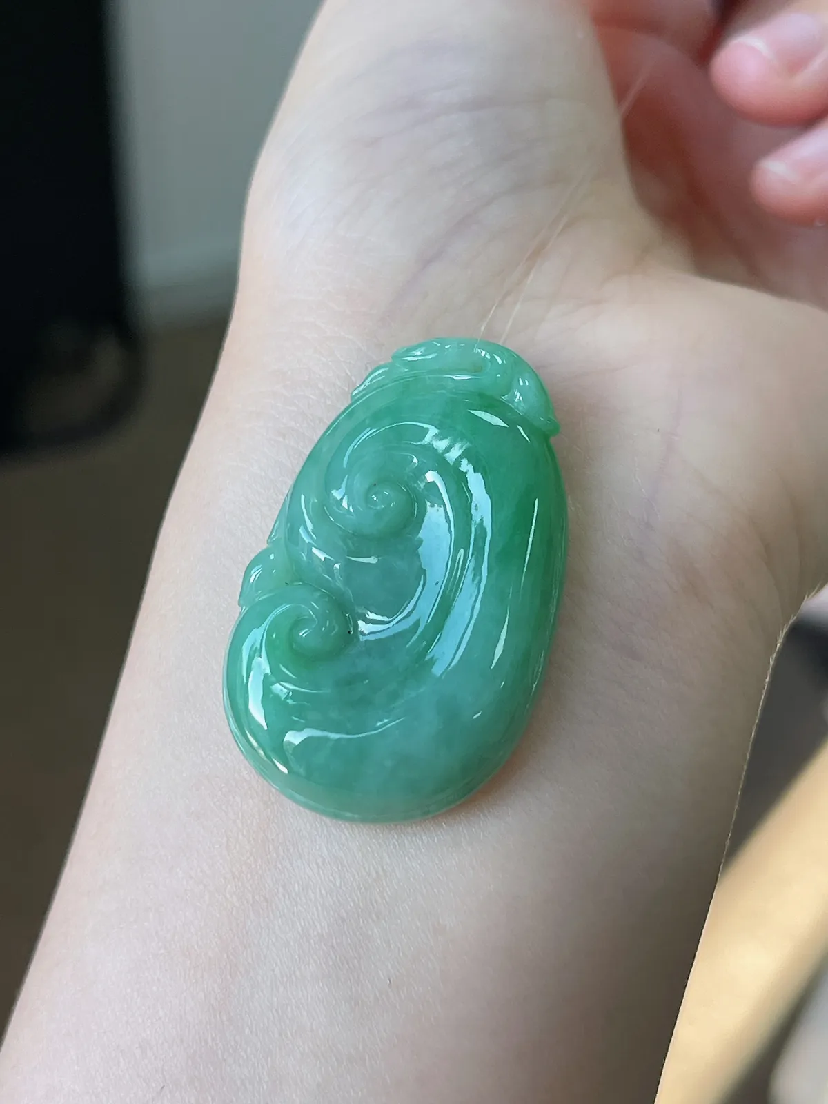 翡翠糯化种浅绿色如意