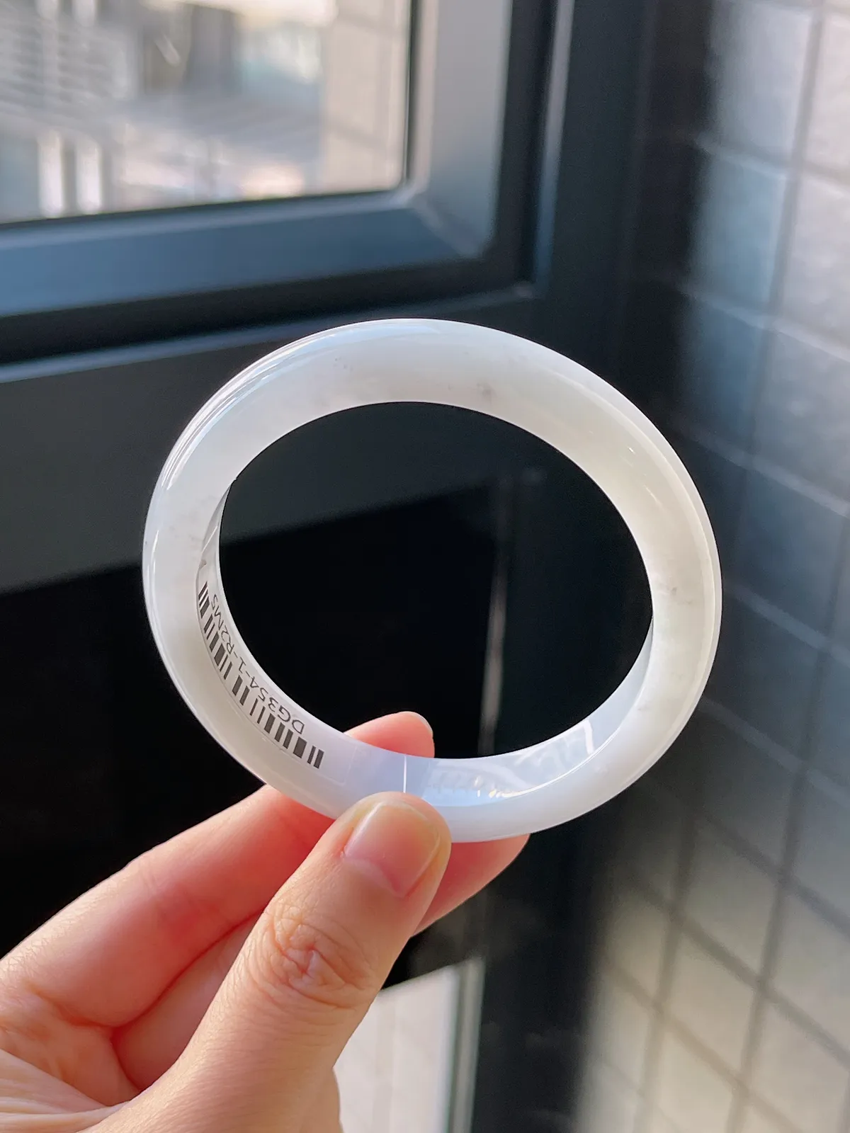 正圈56圈口，翡翠糯化种白色手镯