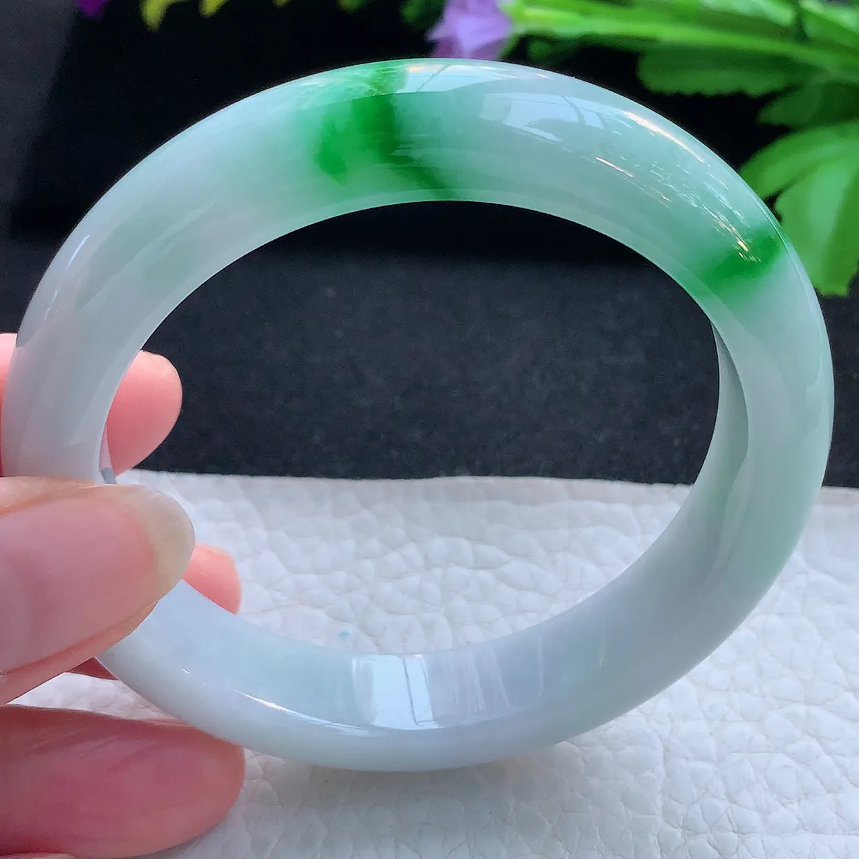 nr实拍57*13*8.6平安镯 天然缅甸翡翠玉手镯白底青宽边玉手环