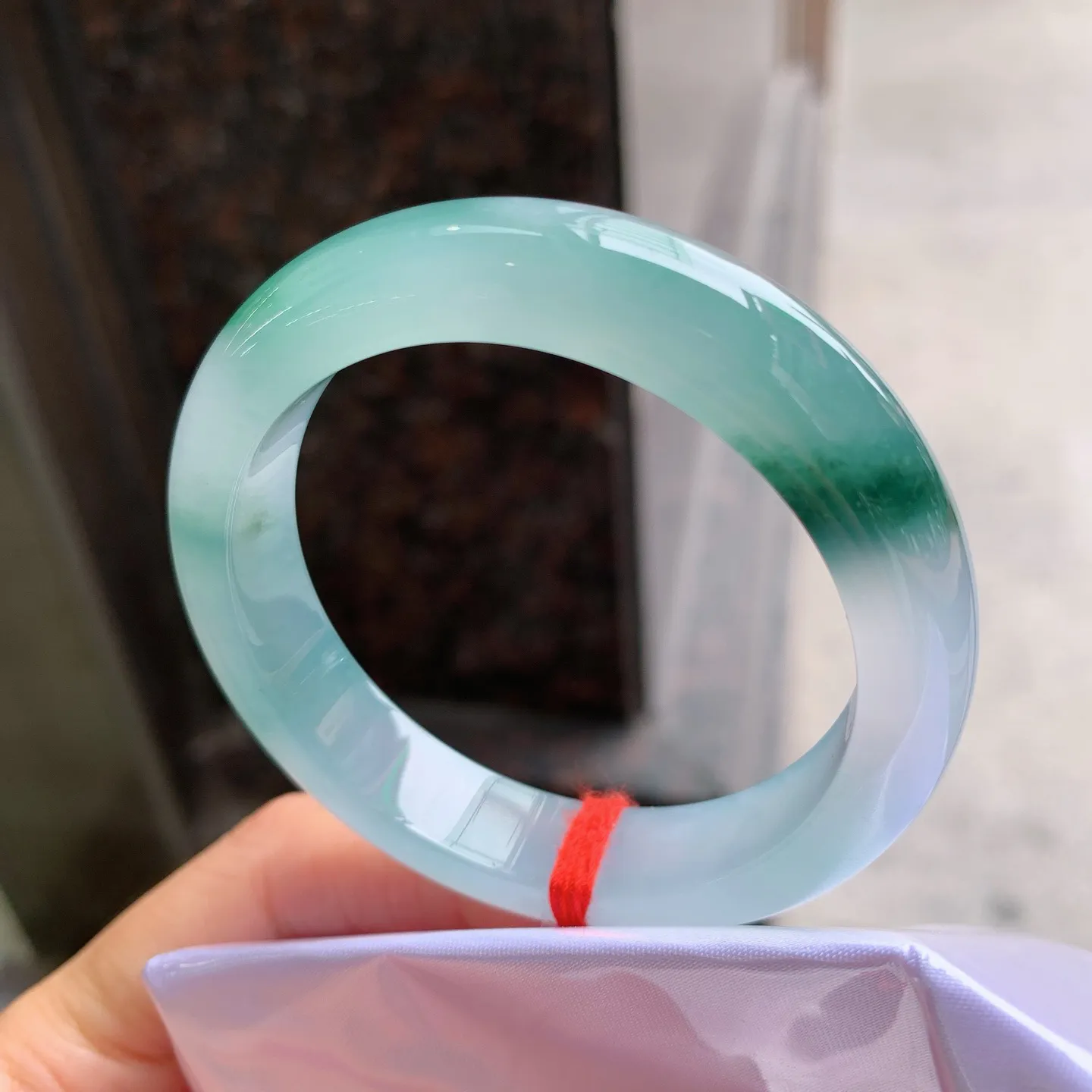 正圈冰飘花 无瑕 尺寸：52.5/11.9/8.3 冰润