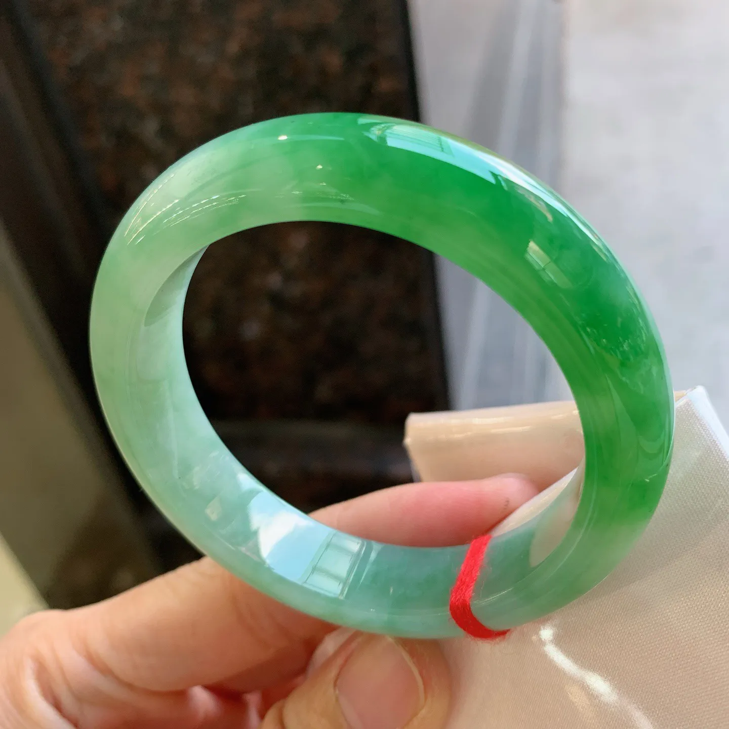 正圈飘绿 无瑕 尺寸：54.8/13.3/9 色辣