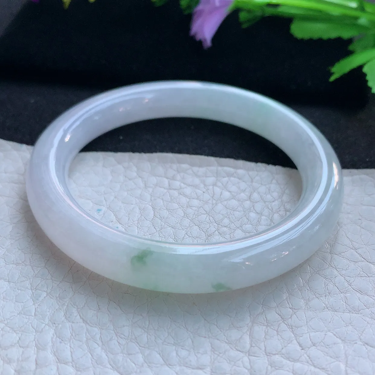 n实拍53.5*9.5*8.8美人镯 天然缅甸翡翠玉手镯飘清爽圆条叮当镯