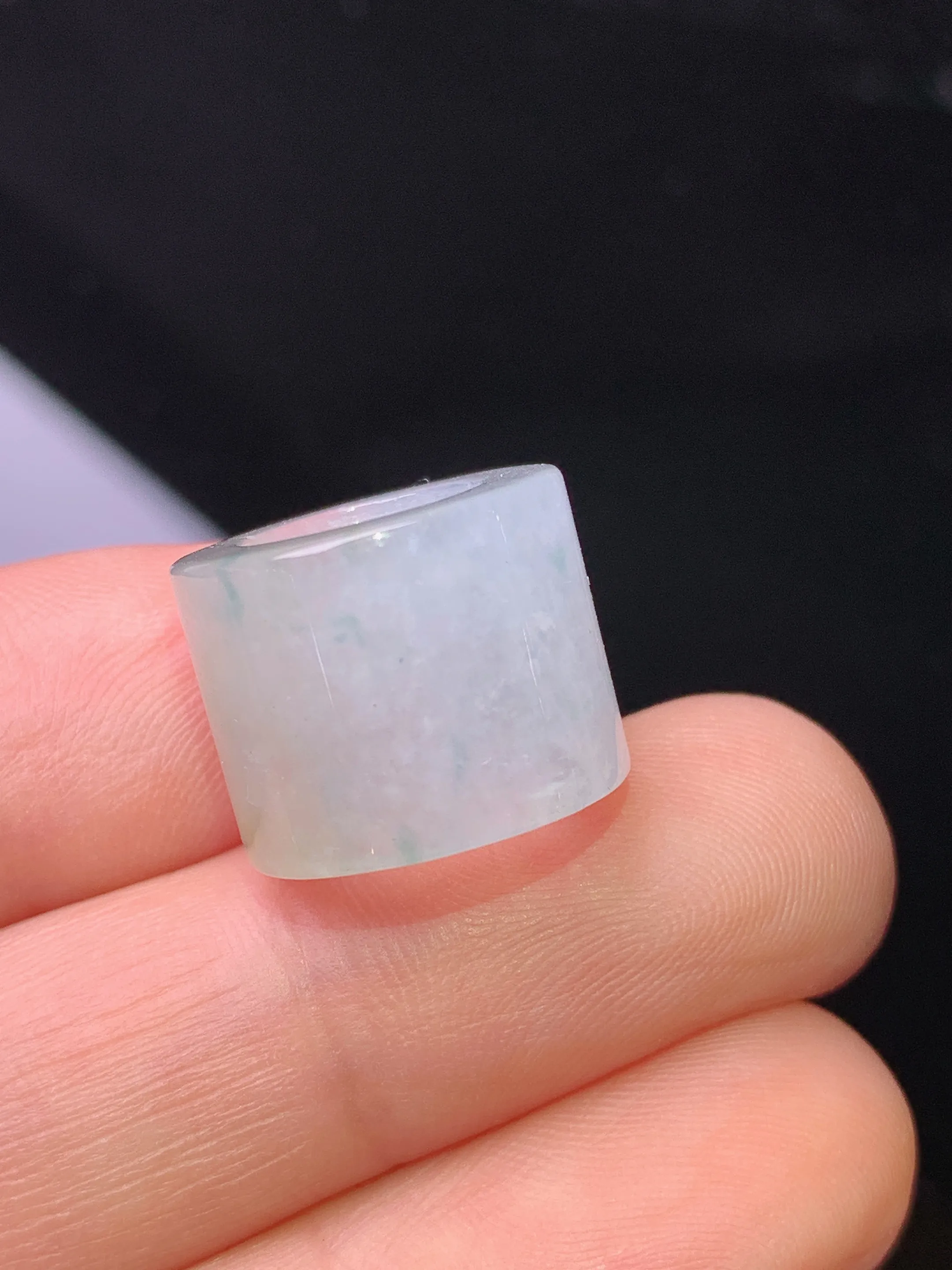 冰种路路通吊坠 玉质细腻 色泽艳丽清新 整体尺寸15*12