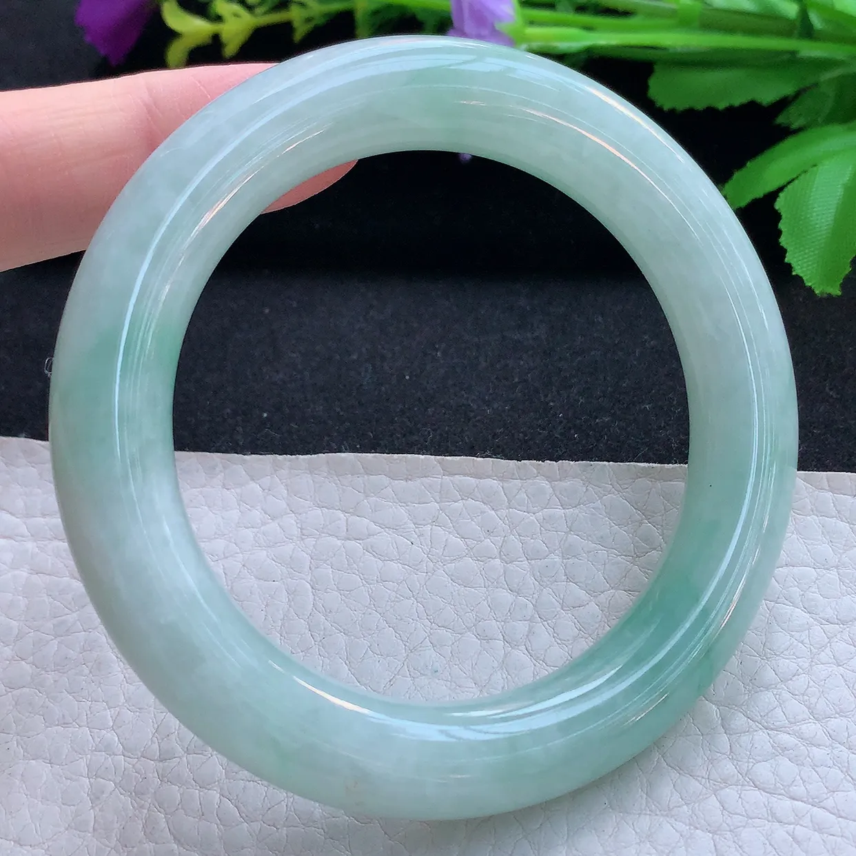 n实拍56.5*11*11.5胖圆镯 天然缅甸翡翠玉手镯飘绿水润圆条美人镯