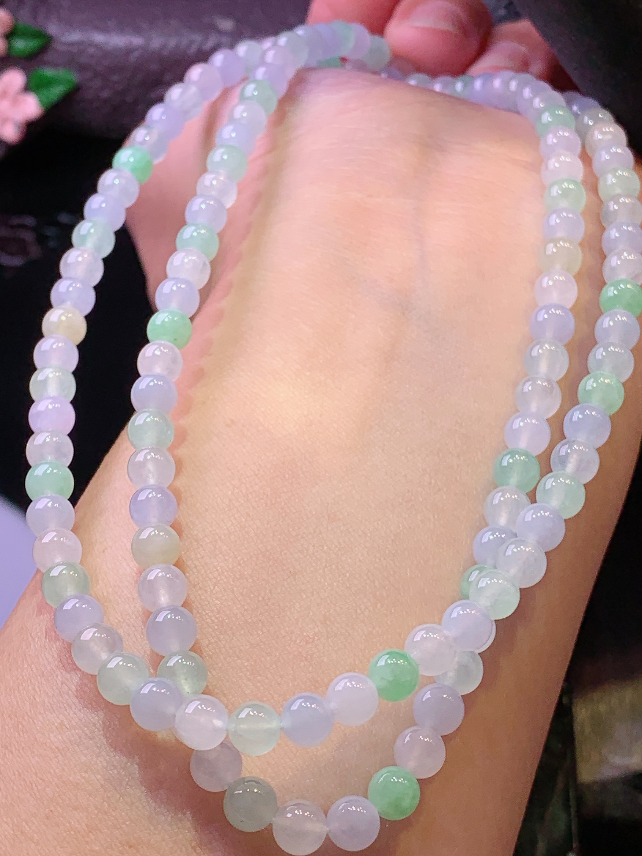 冰种绿圆珠项链 玉质细腻 色泽艳丽清新 整体尺寸4.8