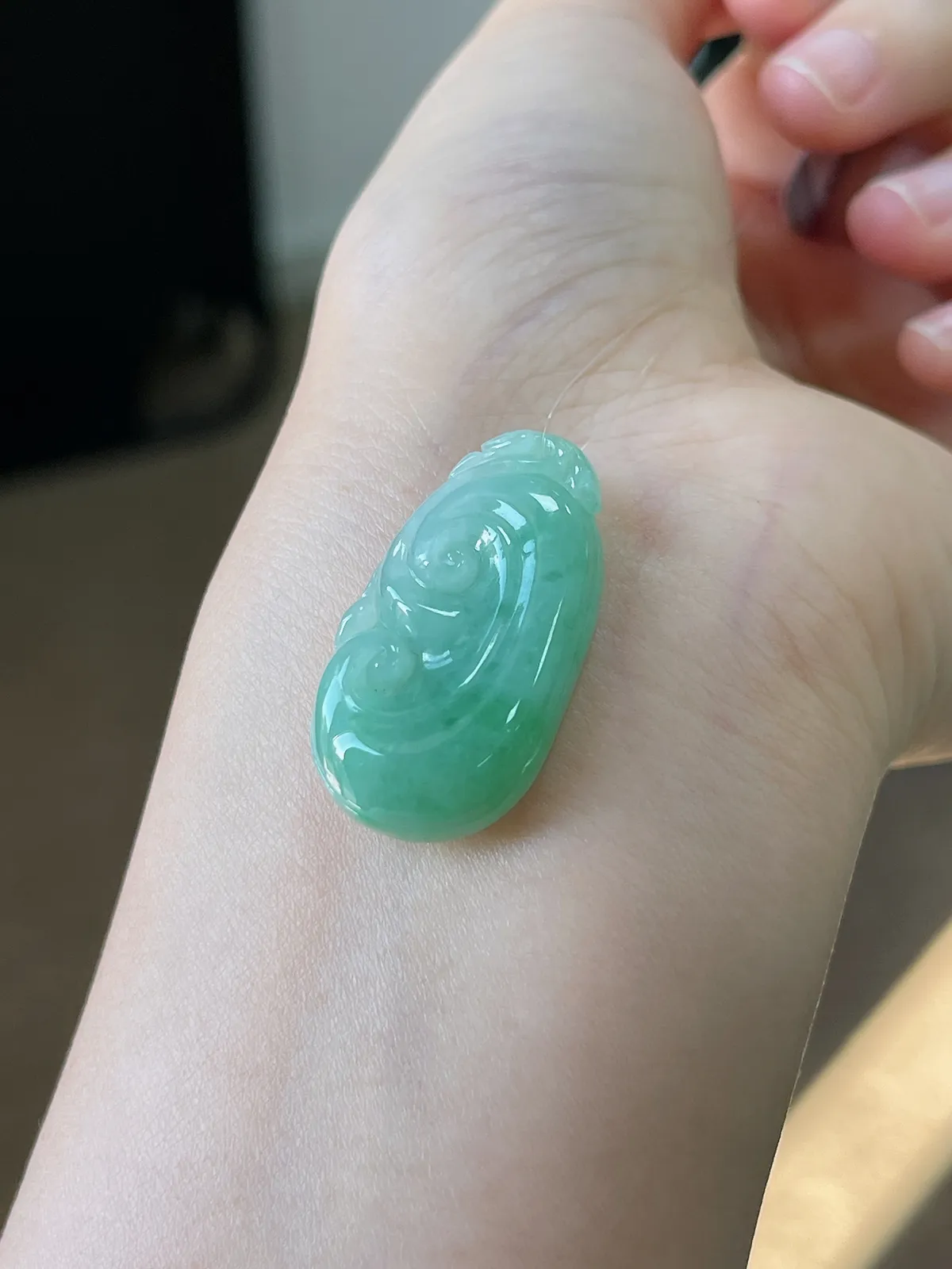 翡翠糯化种浅绿色如意