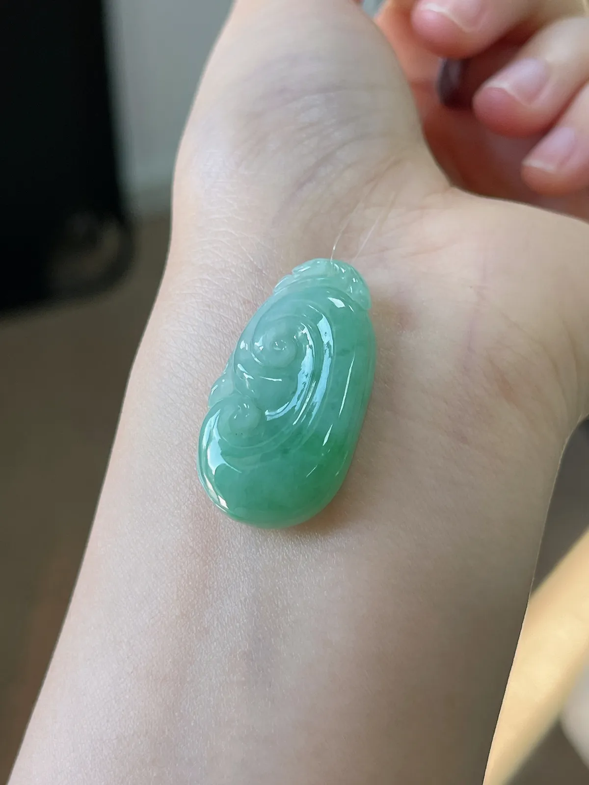 翡翠糯化种浅绿色如意