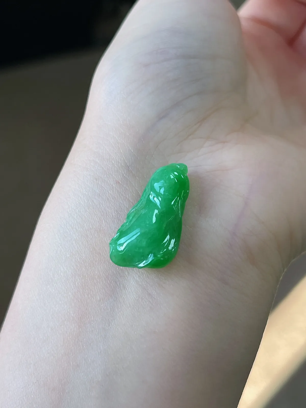 翡翠糯化种绿色吊坠