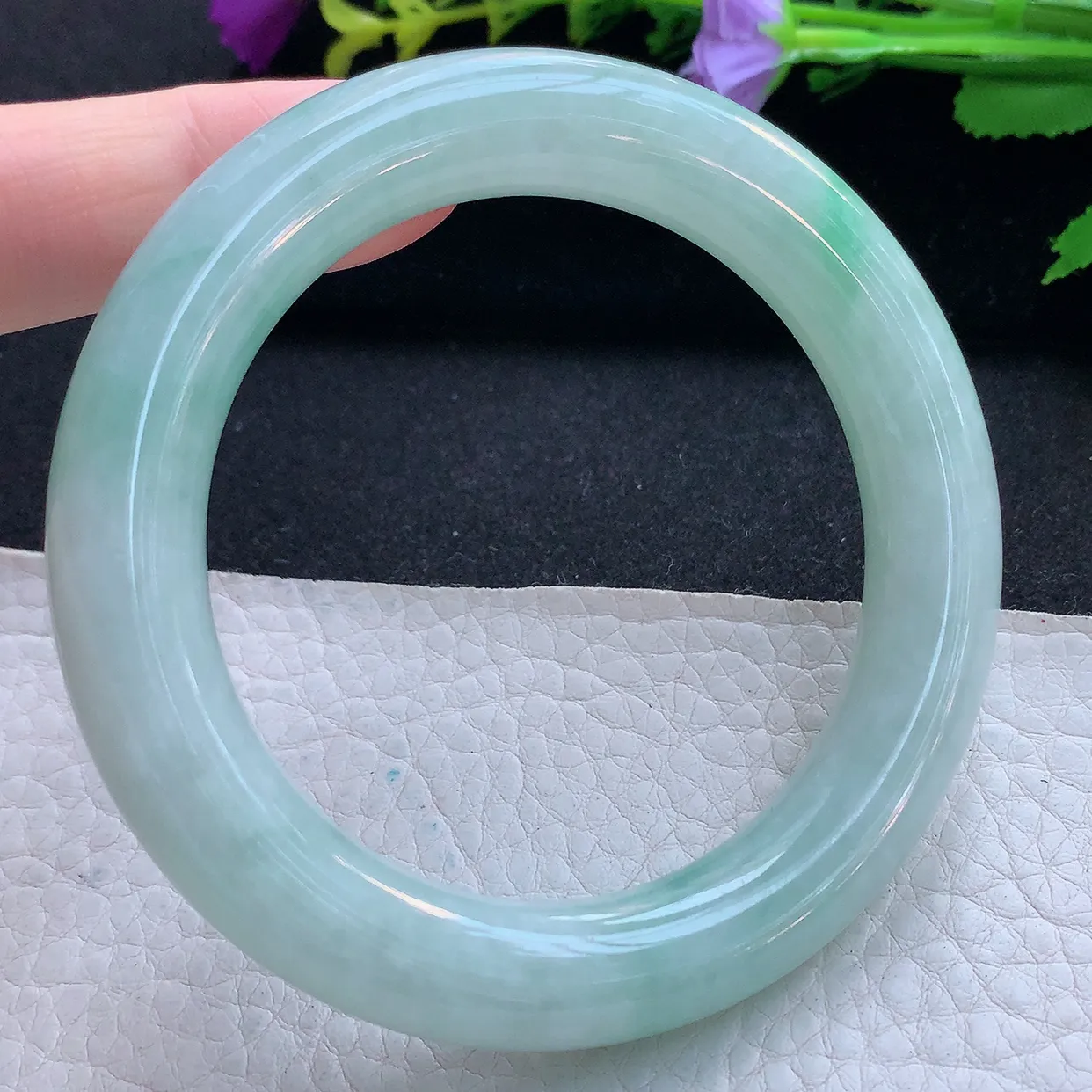 n实拍56.5*11*11.5胖圆镯 天然缅甸翡翠玉手镯飘绿水润圆条美人镯