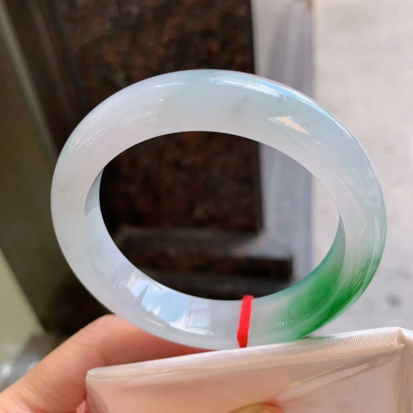 正圈冰飘绿 无瑕 尺寸：56.8/13.2/9.1 种色俱佳