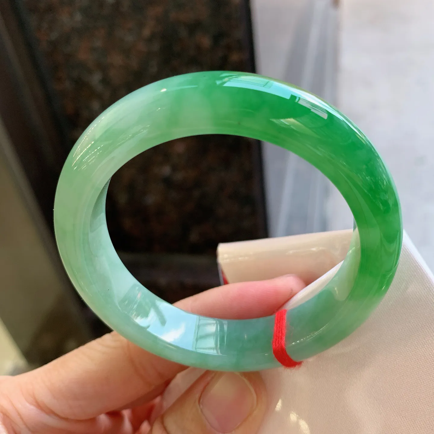 正圈飘绿 无瑕 尺寸：54.8/13.3/9 色辣