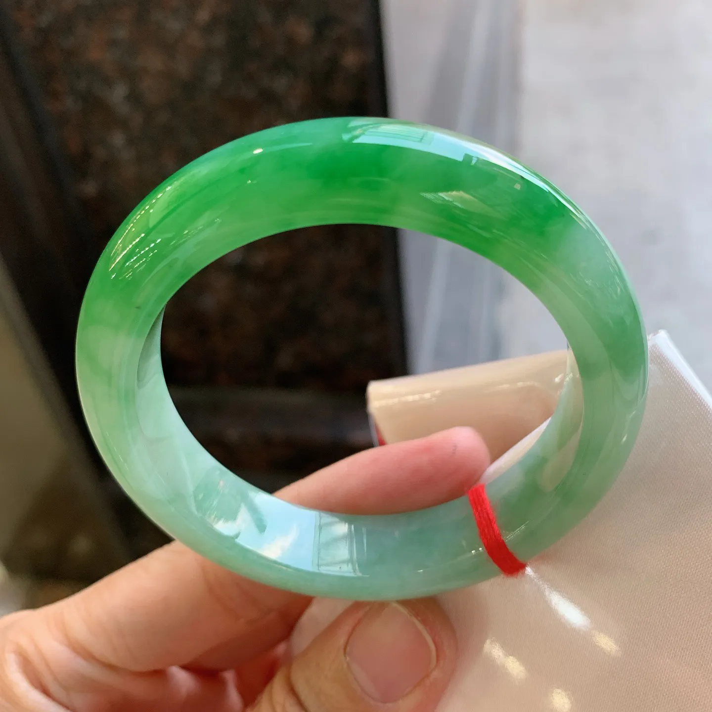 正圈飘绿 无瑕 尺寸：54.8/13.3/9 色辣