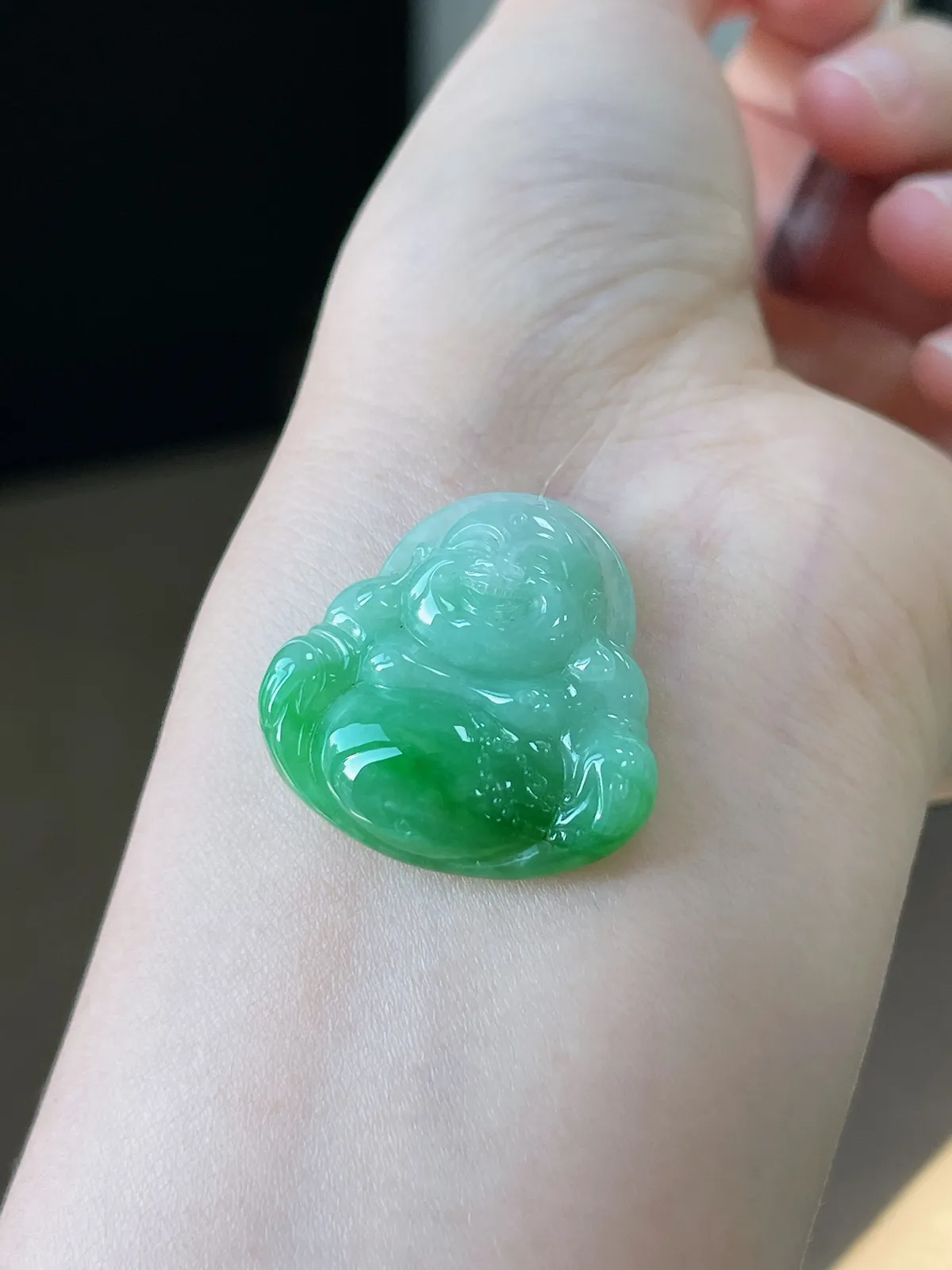 翡翠糯化种绿色吊坠