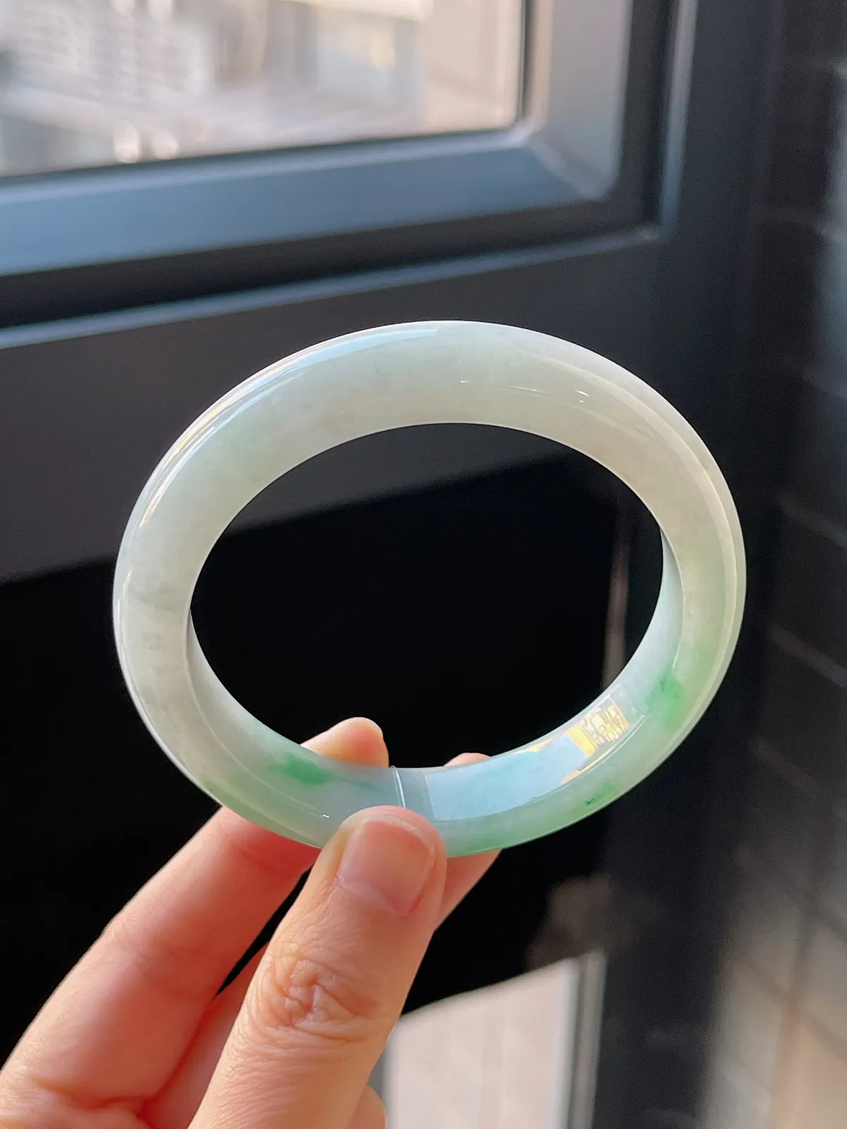 正圈56圈口，翡翠冰糯种飘绿手镯