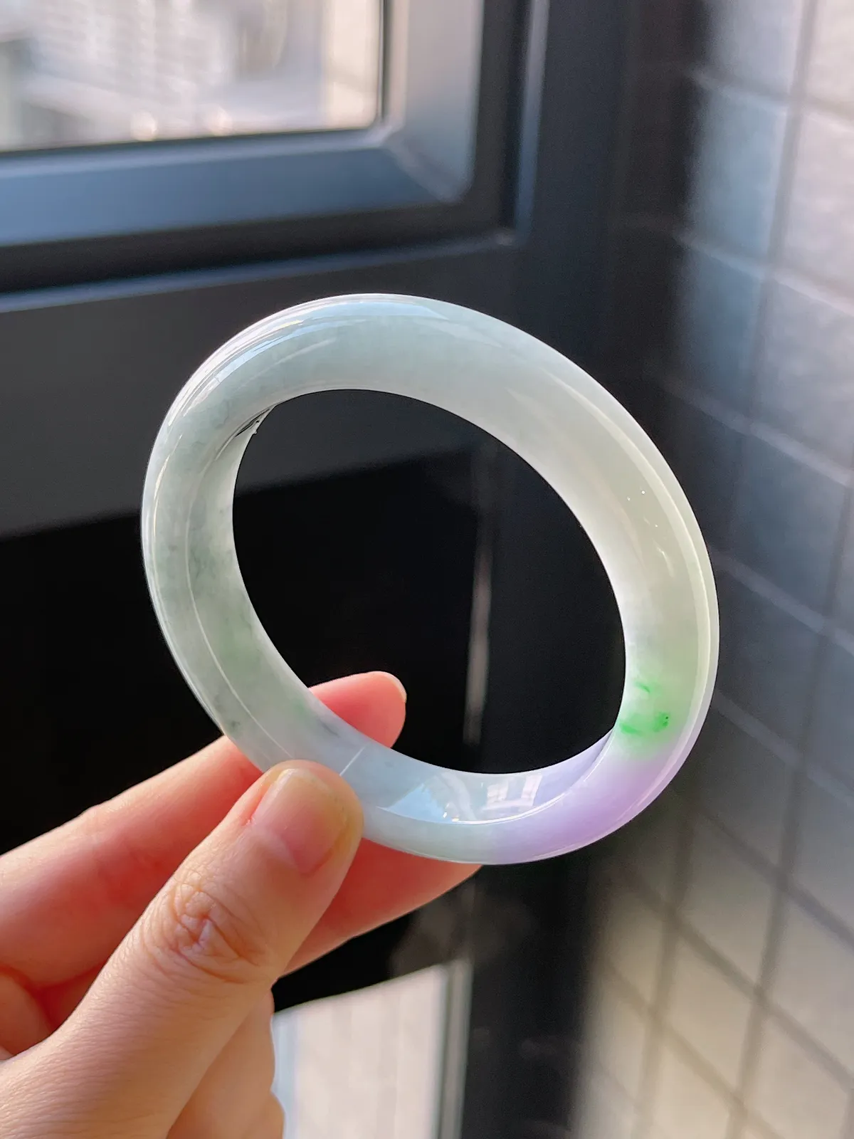 正圈55圈口，翡翠糯化种春带彩手镯