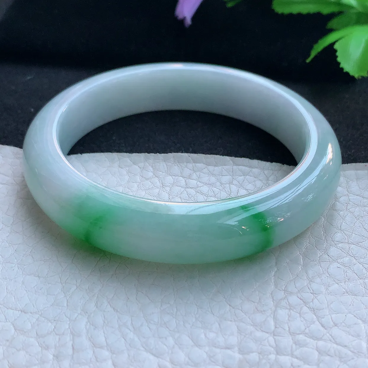 nr实拍57*13*8.6平安镯 天然缅甸翡翠玉手镯白底青宽边玉手环