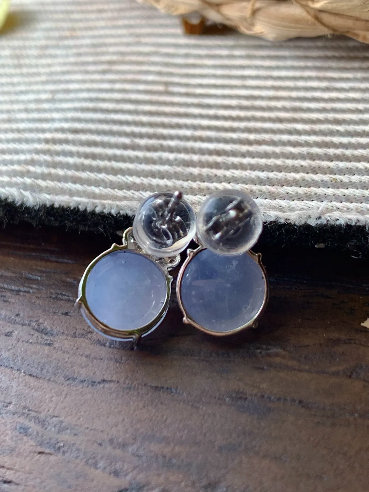 高冰紫罗兰蛋面耳钉
【说明】缅料  18k金镶嵌 完美 性价比高  
【整体】10.9-8.4-5
【裸石】8.5-3.3