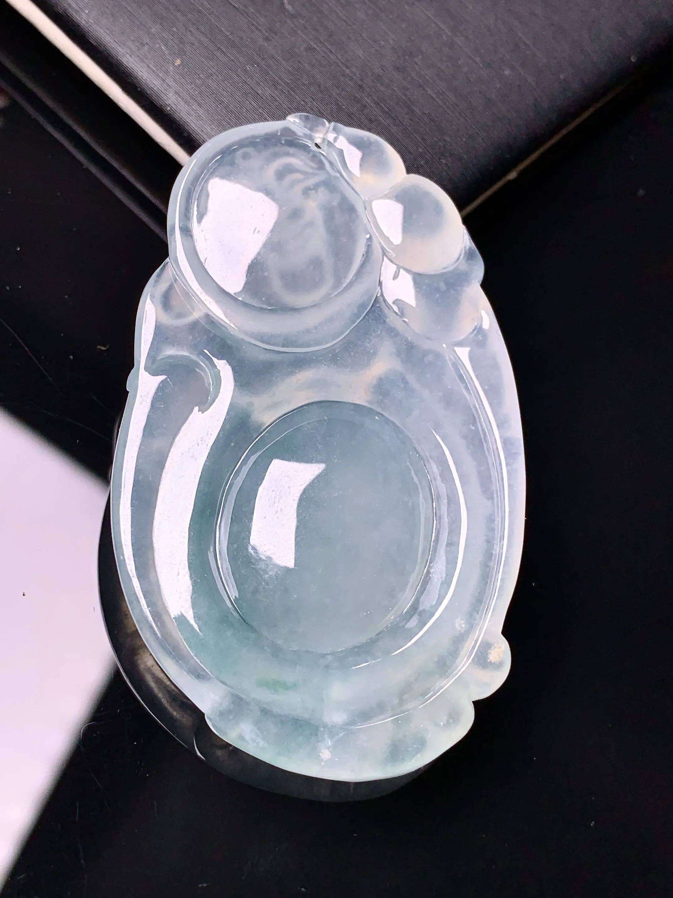 冰种逍遥佛公吊坠 玉质细腻 色泽艳丽清新 整体尺寸50.8*30.8*6.5