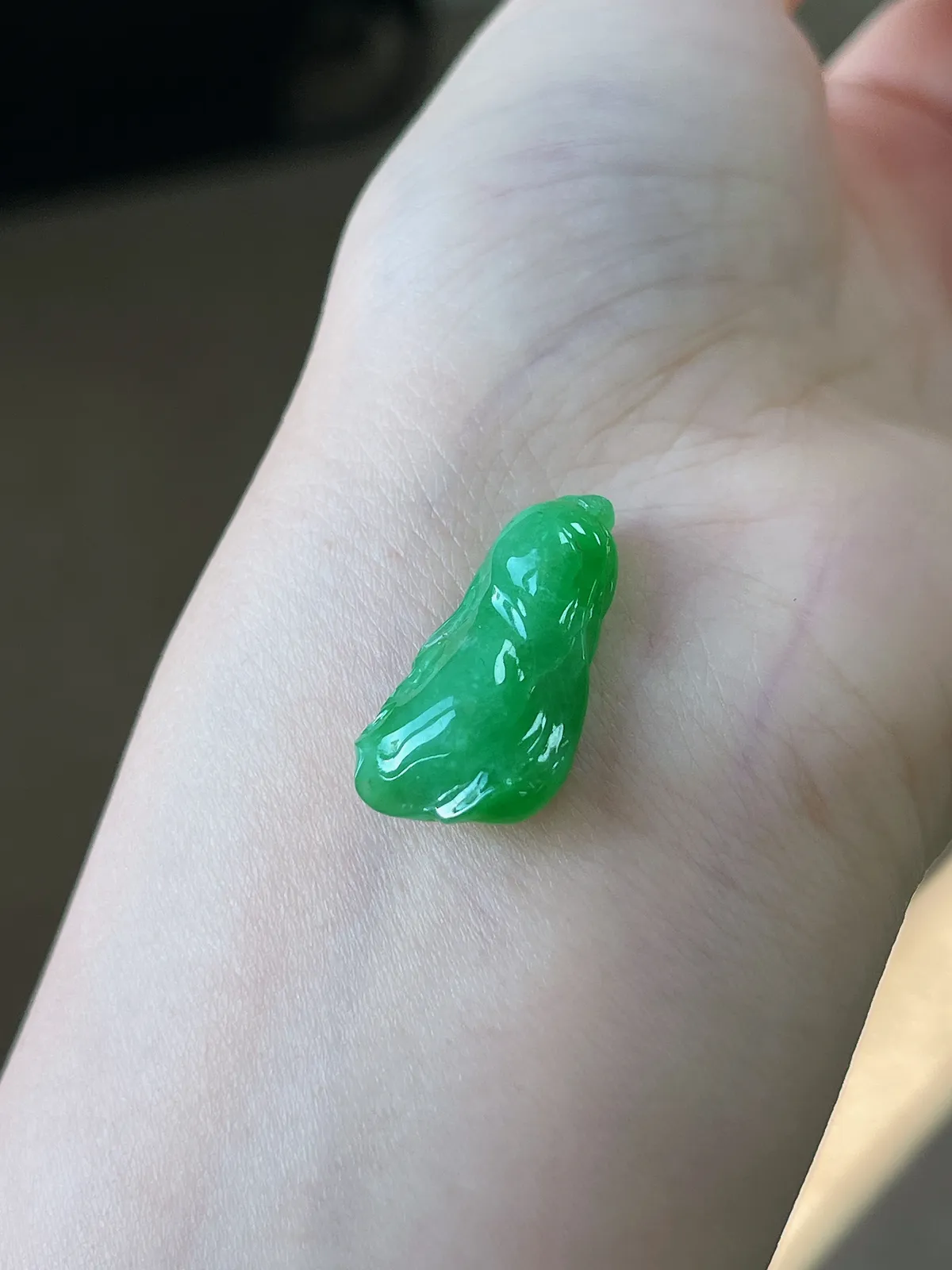 翡翠糯化种绿色吊坠