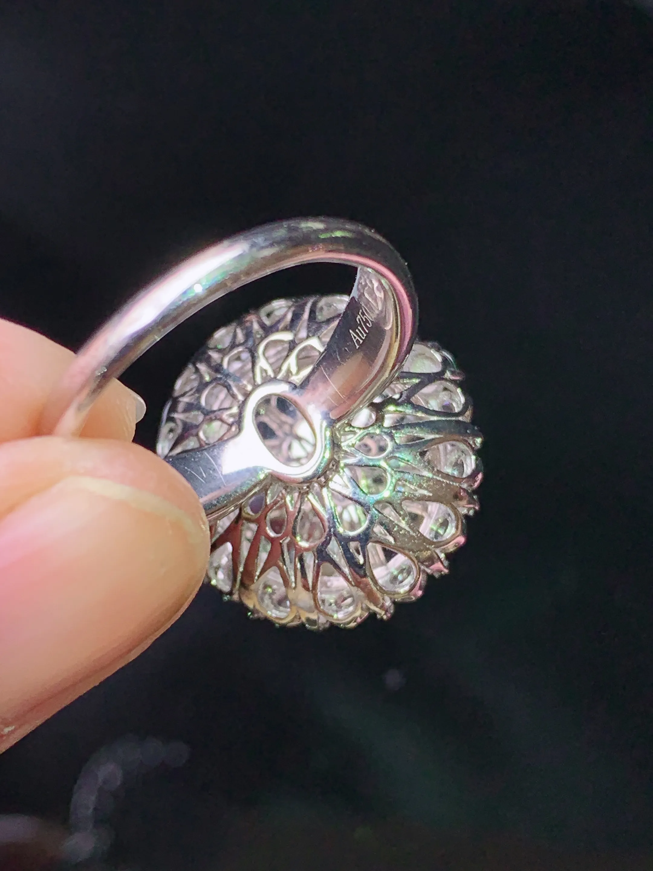 18k金钻镶嵌紫罗兰蛋面吊坠 玉质细腻 色泽艳丽清新 圈口14 整体尺寸19.3*18.5*14.8