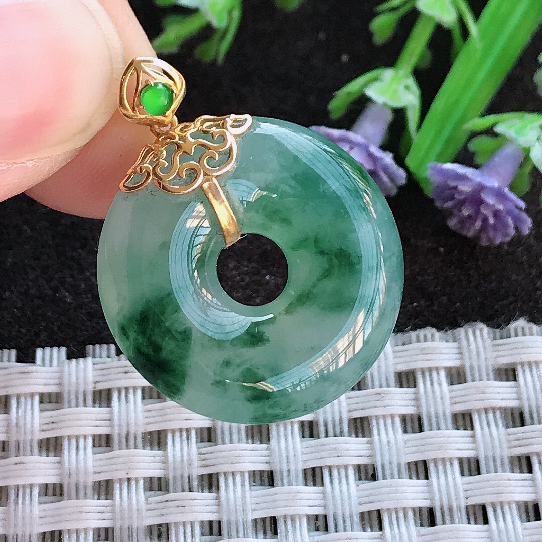 实拍A货翡翠22.8/5.8老坑18k金镶嵌冰胶飘花玉环平安扣吊坠翡翠挂件