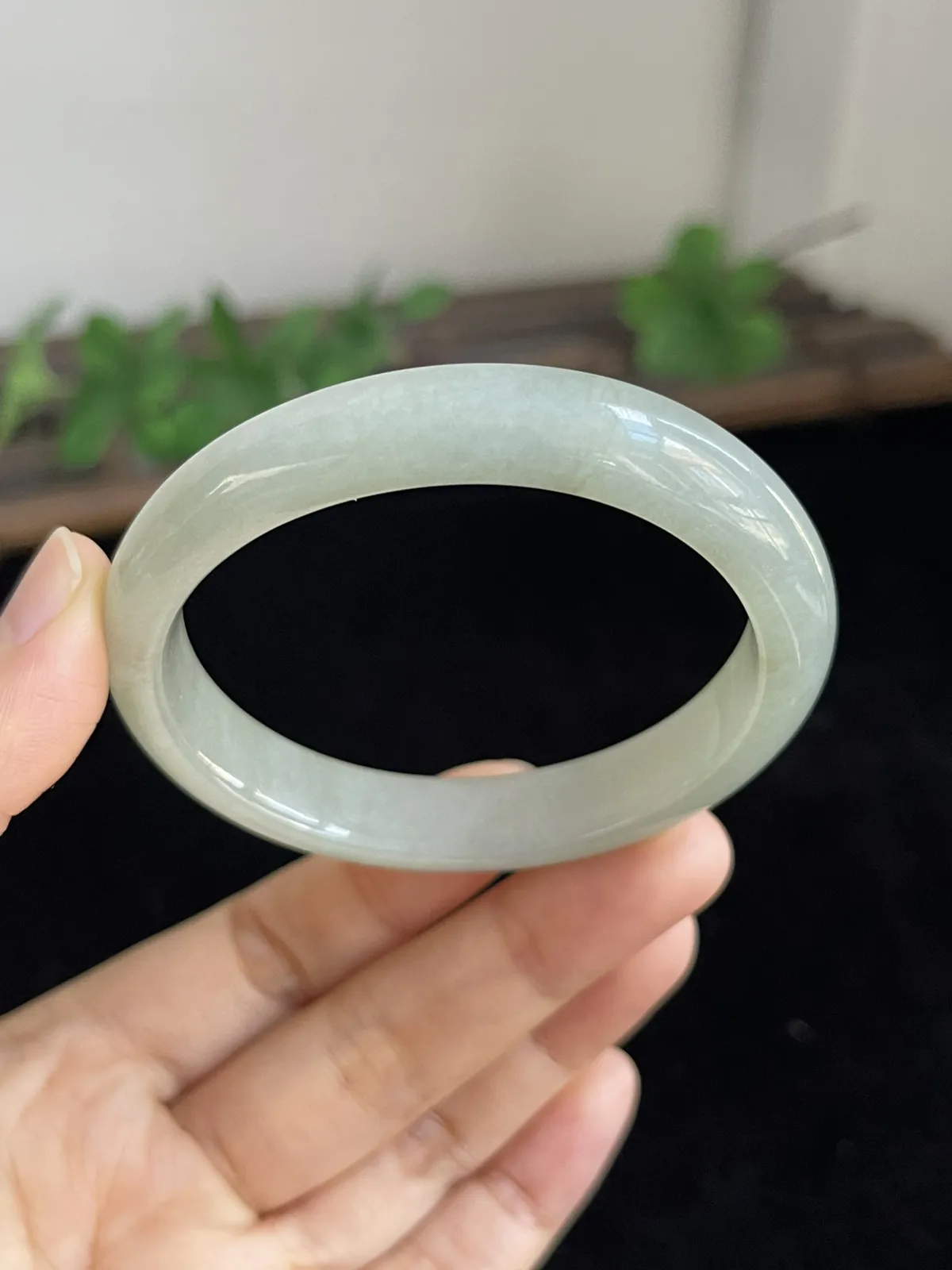 贵妃镯54.6圈口，翡翠手镯