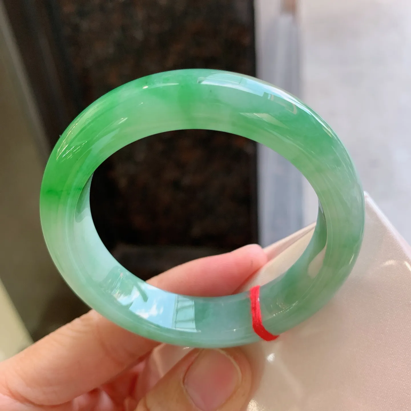 正圈飘绿 无瑕 尺寸：52/13.1/8.9 细腻