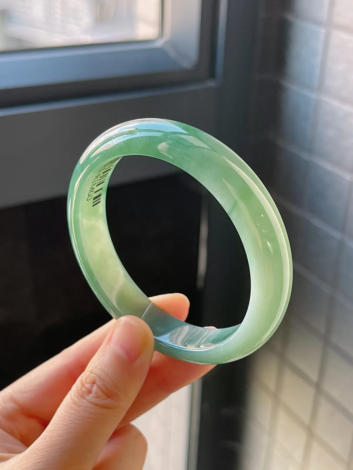 正圈58.4圈口，翡翠糯化种绿色手镯