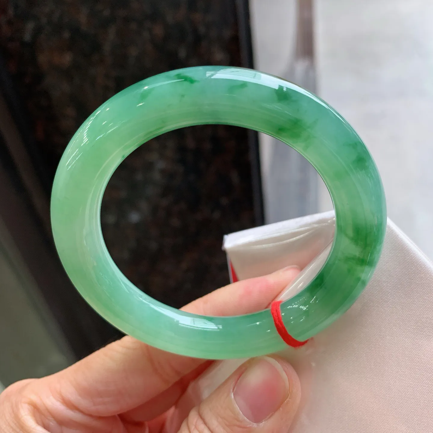 圆条芙蓉底飘绿花 无瑕 尺寸：55.2/11 细腻