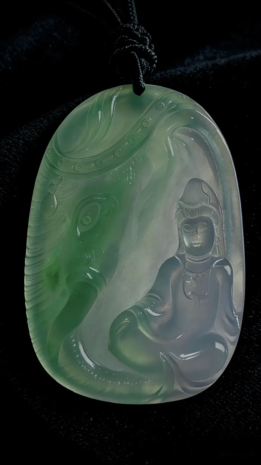 【普贤菩萨】，周文赵玉雕艺术，
作品49.2-35.2-5.2mm，