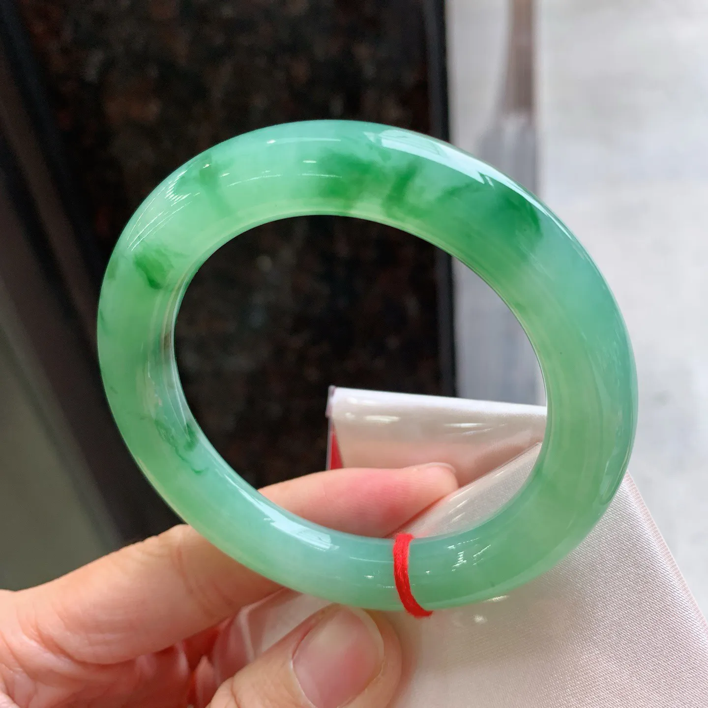 圆条芙蓉底飘绿花 无瑕 尺寸：55.2/11 细腻