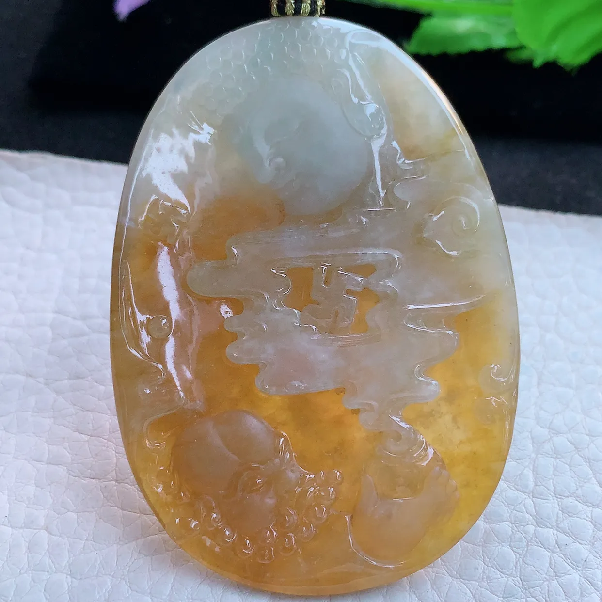 yl实拍72.3*51.2*10特色缅甸翡翠精雕冰双彩一念之间玉挂件