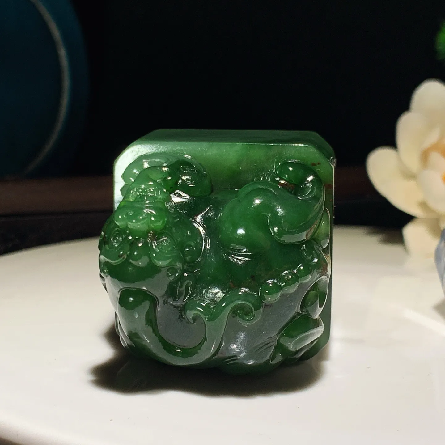 和田玉菠菜绿俄罗斯碧玉招财进宝貔貅印章 尺寸40/51重175克 无裂无杂 玉质细腻油润 底色纯净 脂粉好，品质好。lt250106