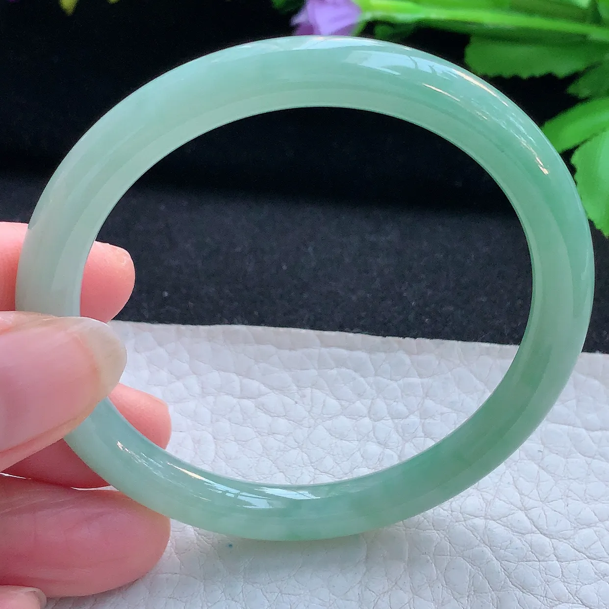 n实拍54*7*7.2美人镯 天然缅甸翡翠玉手镯晴绿秀气圆条叮当镯