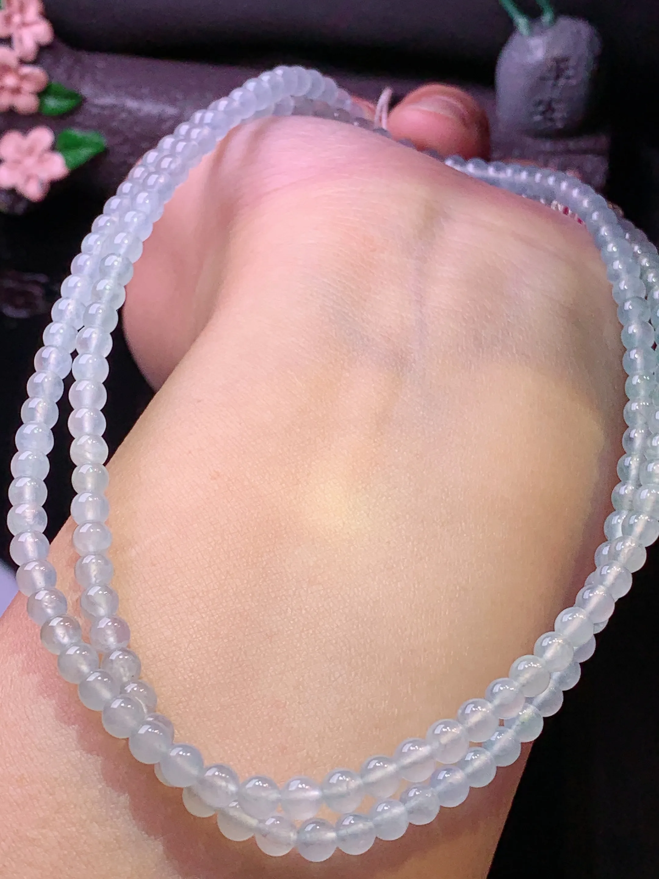 冰种圆珠项链 玉质细腻 色泽艳丽清新 整体尺寸4