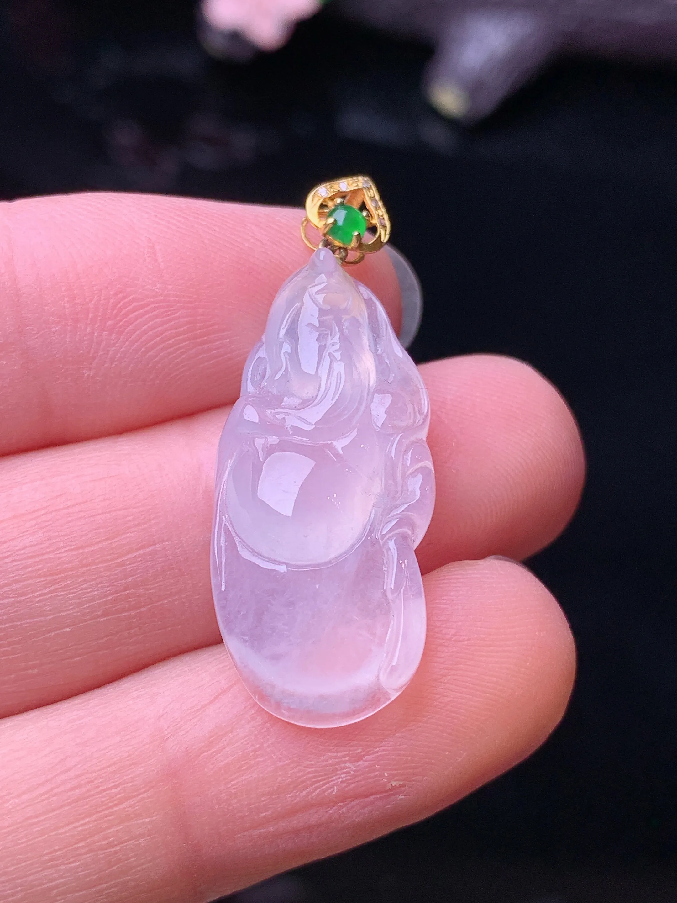 18k金镶嵌冰种财神爷吊坠 玉质细腻 色泽艳丽清新 整体尺寸26.5*12.2*5.8