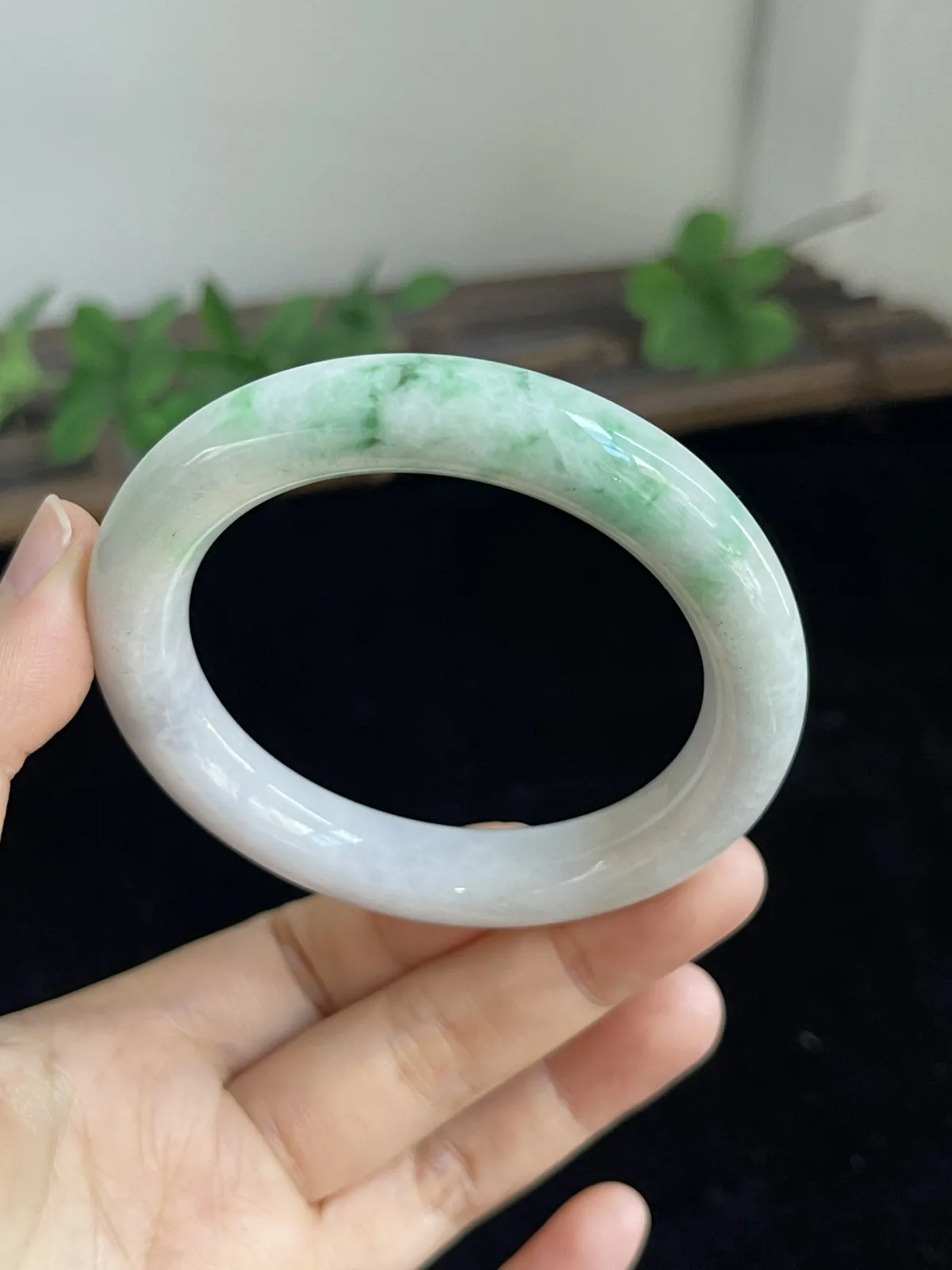 圆镯52.2圈口，翡翠手镯