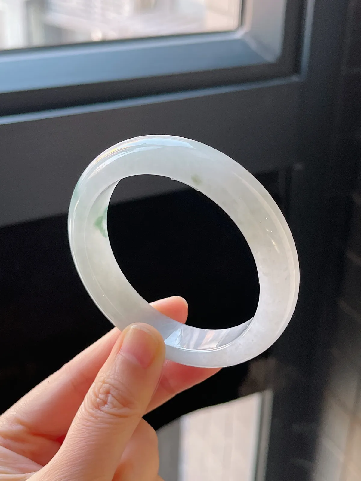 正圈55.5圈口，翡翠冰糯种飘绿手镯