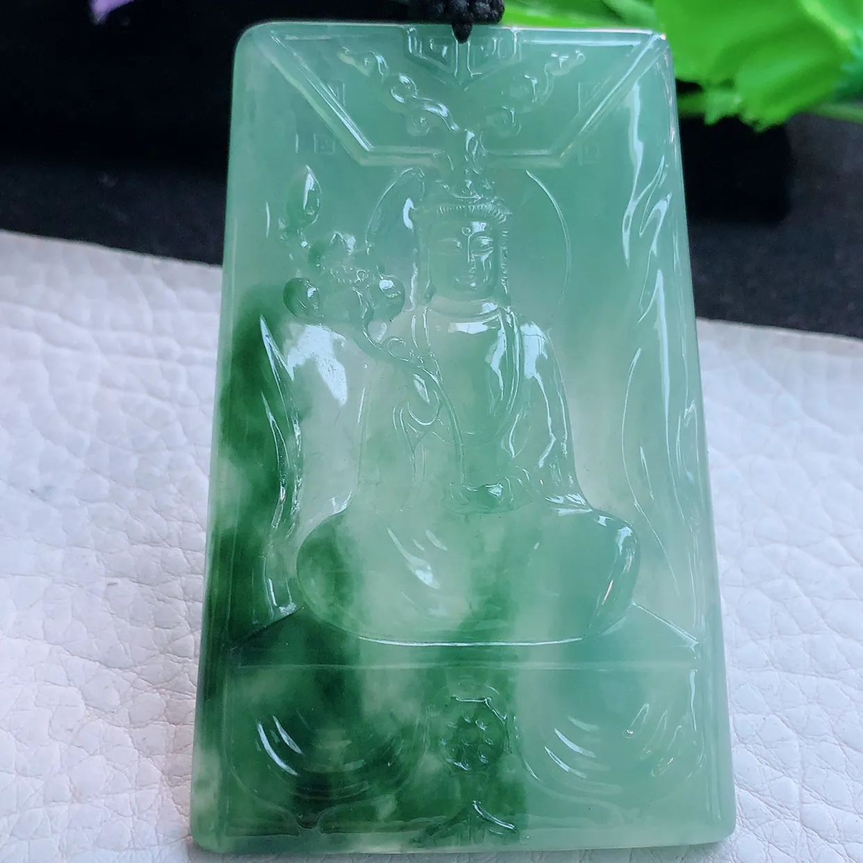 yl实拍71.6*45.8*5.6缅甸翡翠精雕满绿飘花持莲观音 玉观音玉挂件