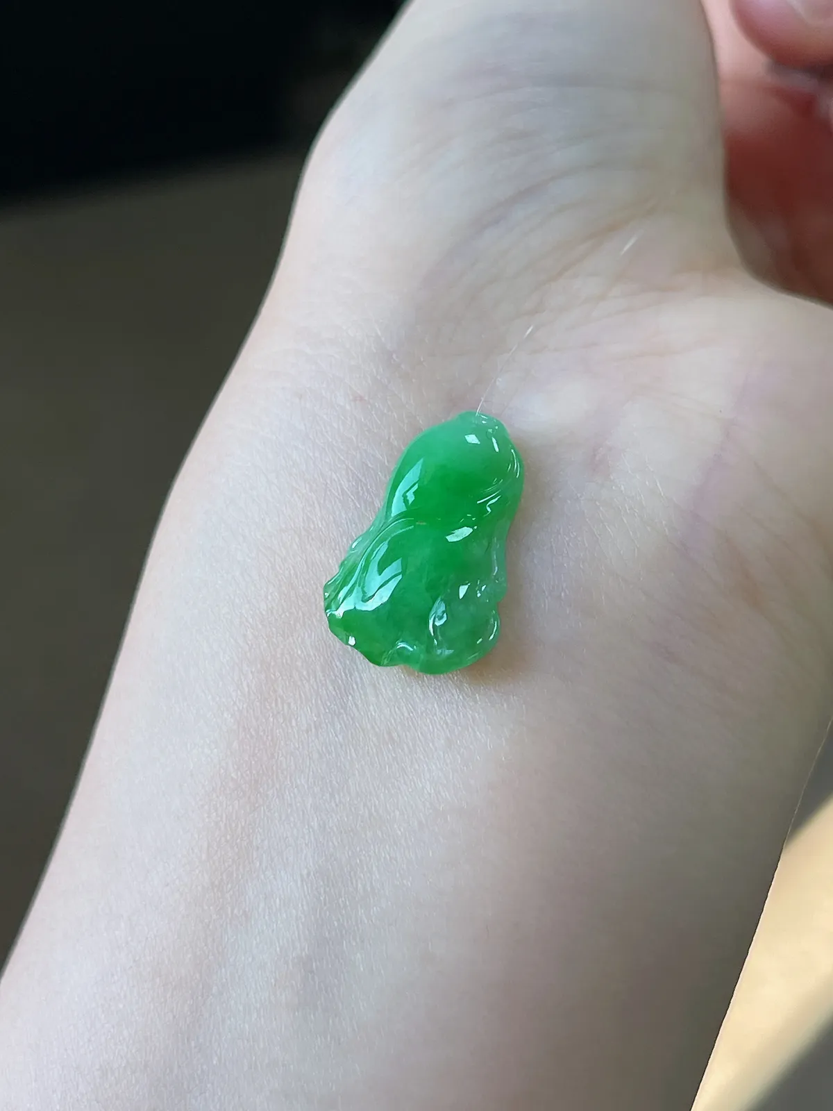 翡翠糯化种绿色吊坠