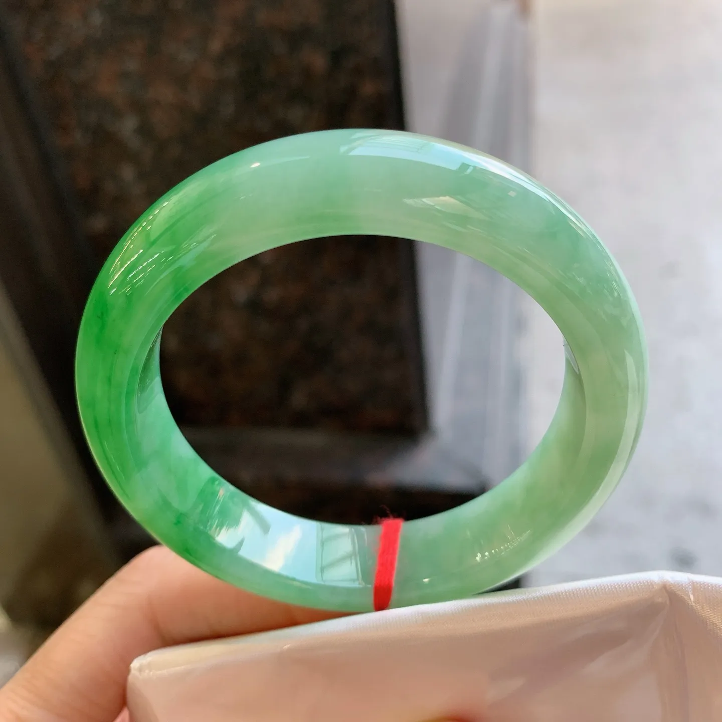 正圈飘绿 无瑕 尺寸：54.8/13.3/9 色辣