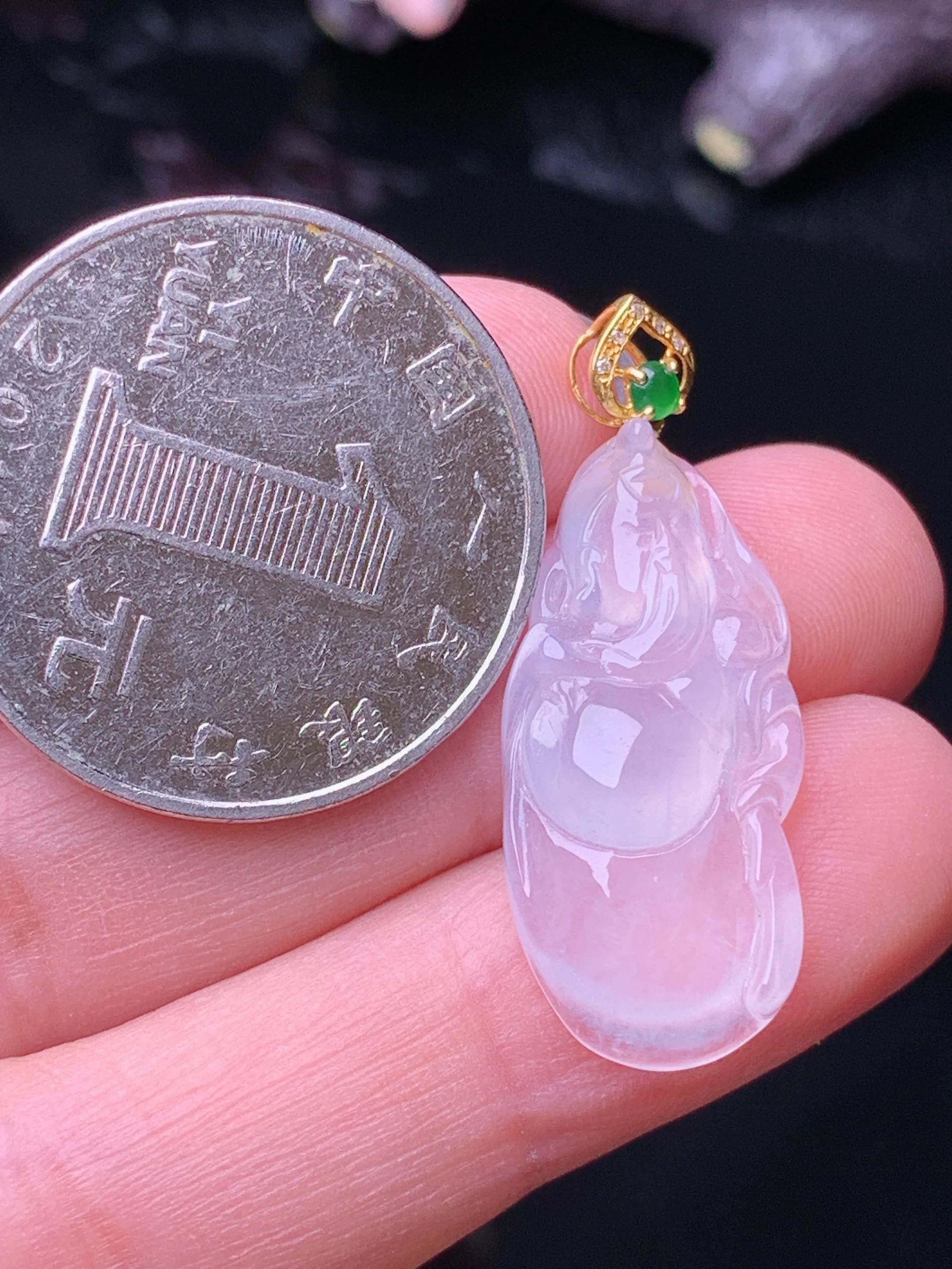 18k金镶嵌冰种财神爷吊坠 玉质细腻 色泽艳丽清新 整体尺寸26.5*12.2*5.8